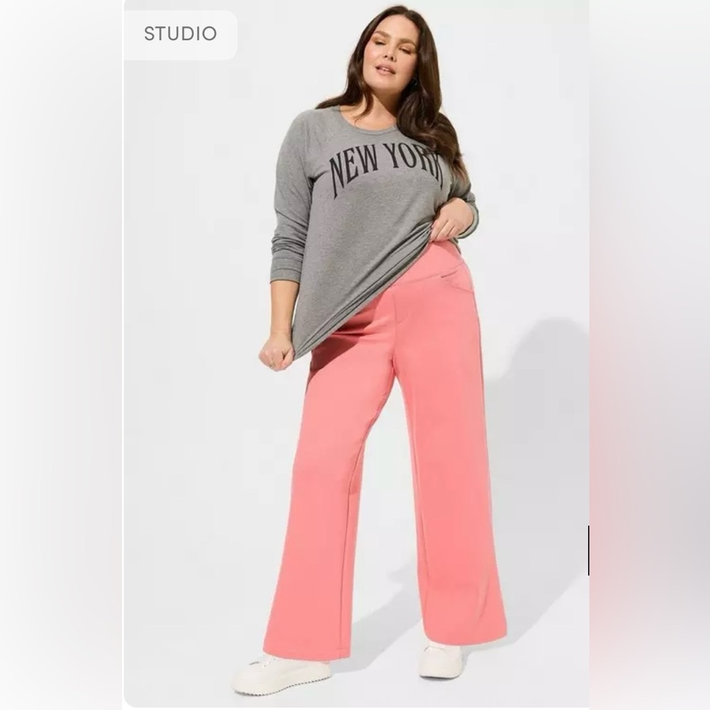 Torrid pull on ponte pants.